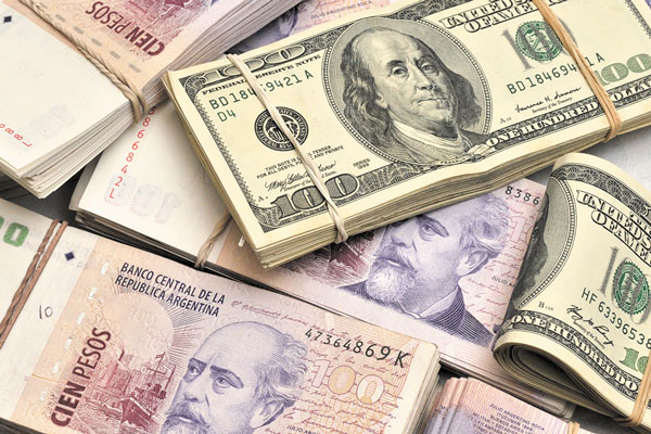 Siguen los dolores de cabeza para el peso argentino