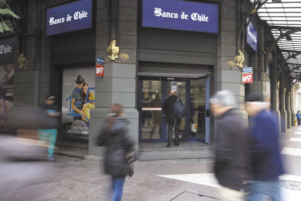 Banco de Chile y Santander alertaron en informes a la SEC sobre alza de ciberataques