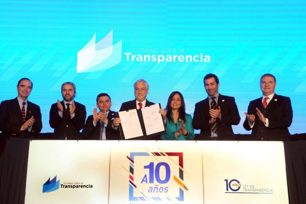 Presidente Piñera firma proyecto de ley que moderniza la Ley de Transparencia