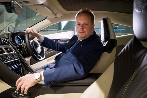 Tras siete quiebras en su historia, Aston Martin revive y anuncia que se abrirá a bolsa este año