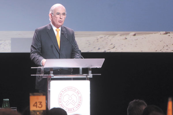 Diego Hernández a Presidente Piñera: “Hay que reencantar a los inversionistas”