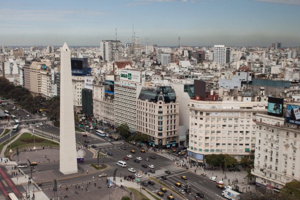 Riesgo país y seguros contra default de Argentina se disparan