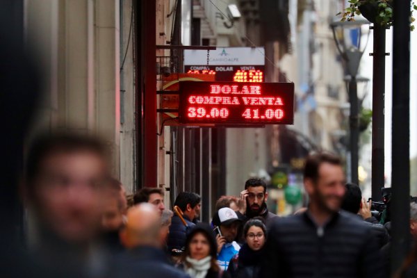 Crisis del peso pone en jaque a economía de Argentina y golpea a empresas chilenas