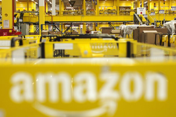 <p>Amazon se convierte en la segunda estadounidense en romper la barrera del US$ 1 billón en bolsa</p>