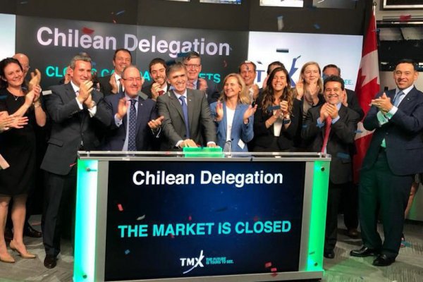 <p>Ministro Valente encabeza cierre de Bolsa de Toronto en primera jornada de gira por Canadá</p>
