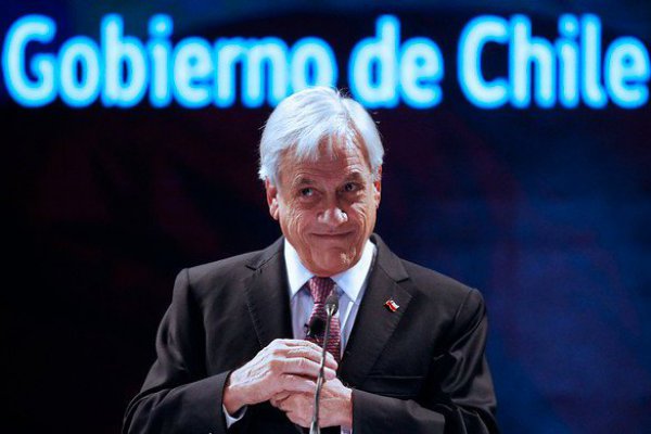 Piñera también destaca cifras económicas y evita referirse al "caso LAN"
