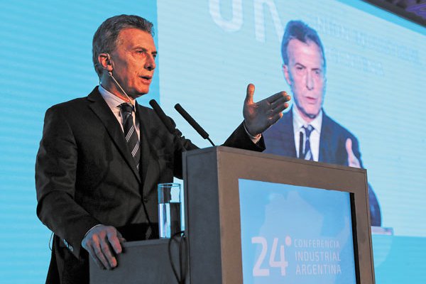 Argentina: fiscal imputa a Macri y a ministros por pacto con FMI
