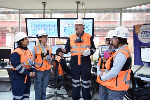 Ministro de Minería anuncia aprobación de la política de Igualdad de Género en Enami