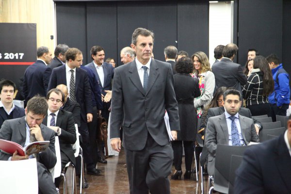 Crisis en ENAP: Gonzalo de la Carrera renuncia al directorio tras formulación de cargos de SMA y empresa podría ir a la justicia