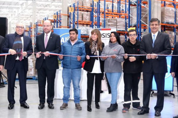 Con la presencia de Álvaro Saieh, SMU inaugura nuevo centro de distribución para potenciar negocio mayorista