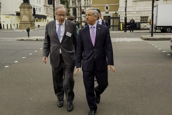 Revolución tecnológica y formas para recuperar la confianza ciudadana se toman la primera jornada del Chile Day