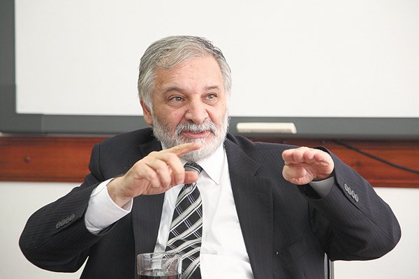 Bitran:"Se reconoce que la participación cruzada genera riesgo para la libre competencia"