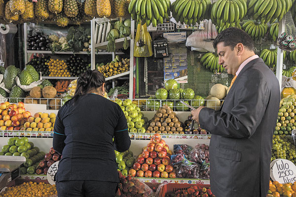 Colombia evalúa devolver el IVA a los más vulnerables ¿qué ejemplos hay en la región?