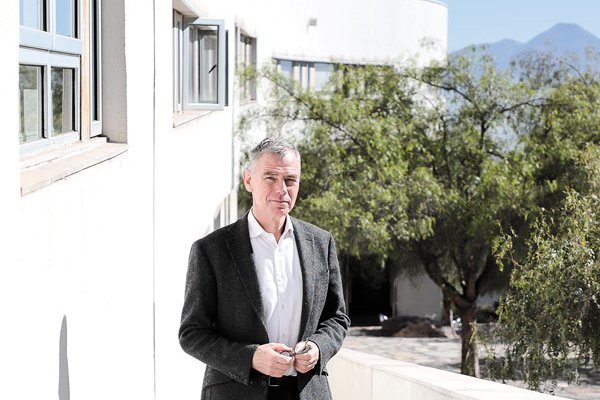 La conversación con Pedro Ibáñez que atrajo a Chile al nuevo decano de la UAI