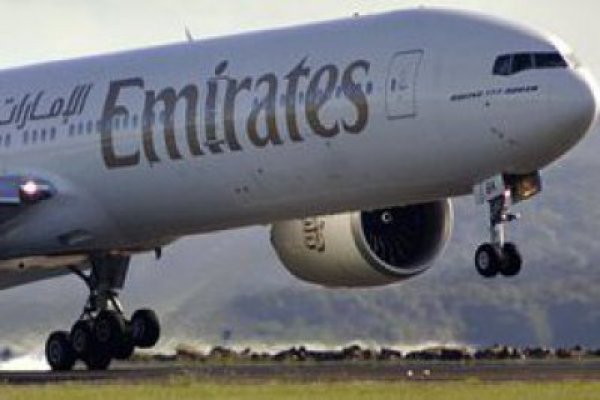 Emirates estudia oferta por Etihad en operación que crearía la mayor aerolínea del mundo por pasajeros