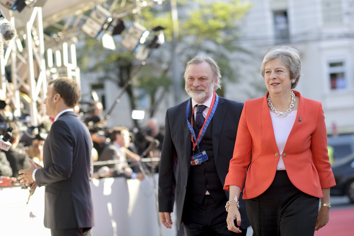 <p>UE presiona al Reino Unido para lograr pronto acuerdo sobre el Brexit</p>