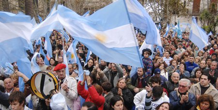 <p>Argentina se paraliza en contra de "los ajustes" de Macri</p>