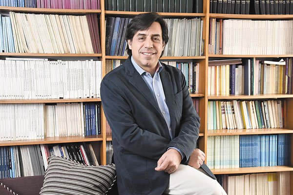 Guillermo Larraín: “Lo más importante es el nivel de pensión en el corto plazo y en eso no hay que perderse”