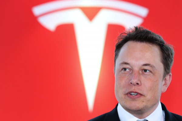 Directorio de Tesla respalda de Elon Musk tras demanda de la SEC por fraude