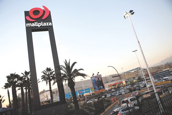 ¿Quiénes fueron los que invirtieron en Mallplaza cuando se abrió a bolsa?