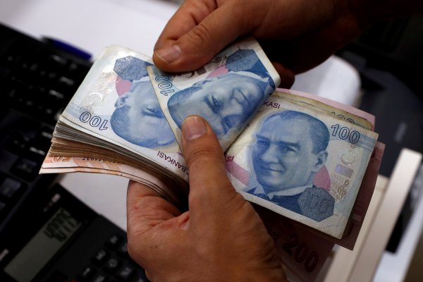 Turquía se hunde más aún: IPC subió casi 25% el mes pasado