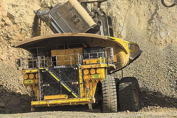 Ministro Prokurica impulsará políticas de apoyo a pequeños productores de minería con traspaso de pertenencias