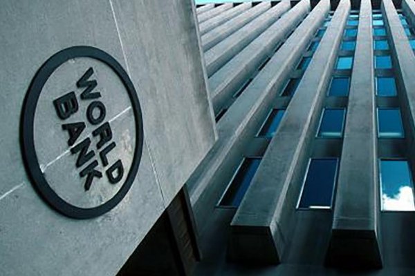 Nombramiento de Romer como Nobel de Economía reabre "heridas" en Chile por polémica del Doing Business