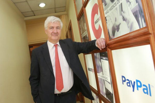 Etcheberry aplaude decisión del Santander de terminar el contrato con Transbank