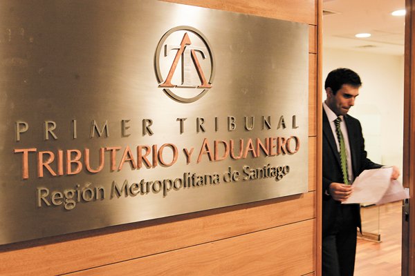 Funcionarios de TTA piden a parlamentarios rechazar la Defensoría del Contribuyente