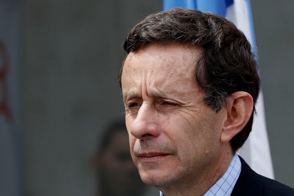 De Gregorio arremete contra reforma tributaria y Hacienda le responde