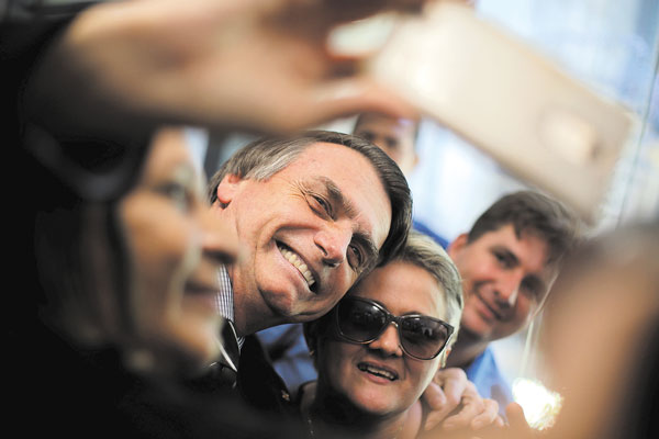 Brasil: el mercado mantiene su apuesta por Bolsonaro y Haddad acusa “juego sucio”