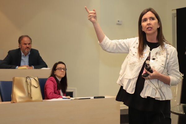 Hacienda califica de “injustas” críticas de Valdés a reforma tributaria y dice que es “inviable hacer ciencia ficción”