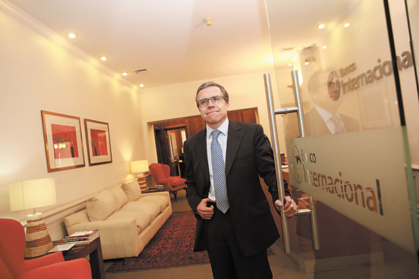 Banco Internacional sale a buscar corresponsalías