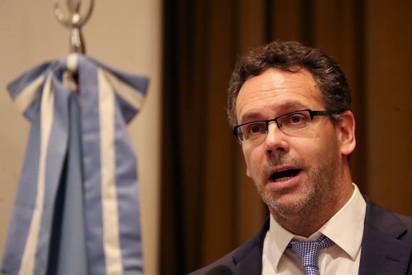 Presidente del banco central argentino: “Es definitivamente muy pronto” para decir que el peso argentino se estabilizó