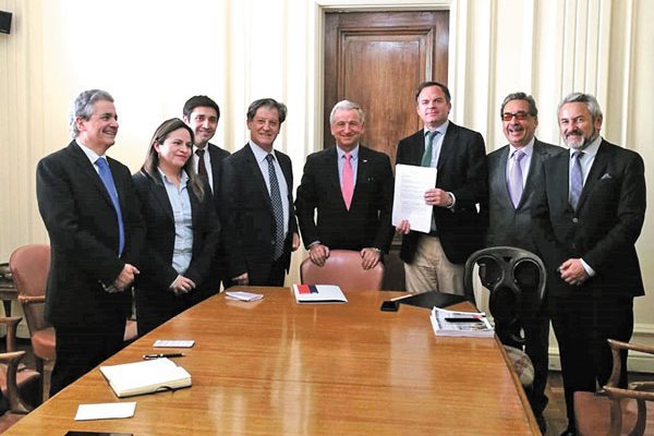 Presupuesto: DC y PR piden cambios a regiones para aprobar proyecto