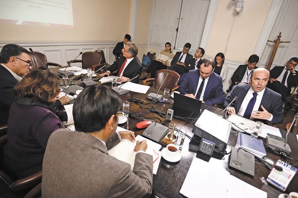 Contralor respalda acuerdo SQM-Corfo: "se ajusta a la legalidad"