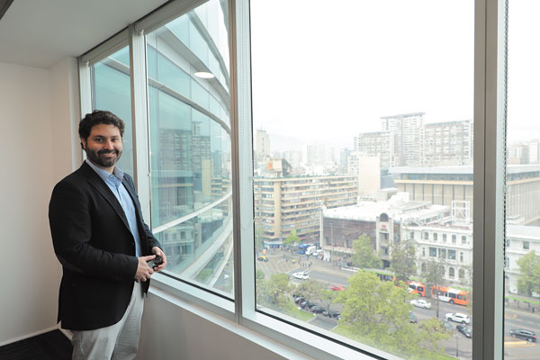 Los pasos de Julio Pertuzé para subir a Chile al carro de la 4ta revolución industrial