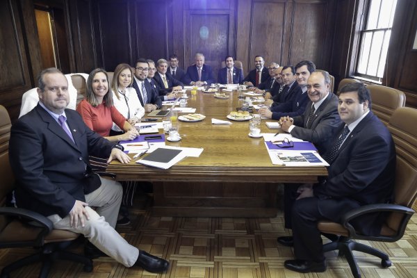 Larraín asegura que reforma de pensiones será sostenible desde el punto de vista fiscal y protegerá el empleo