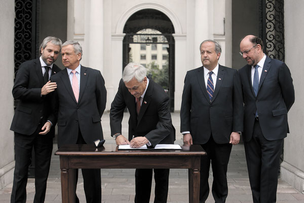 Reforma previsional reduce a la mitad el encaje que deben tener las AFP
