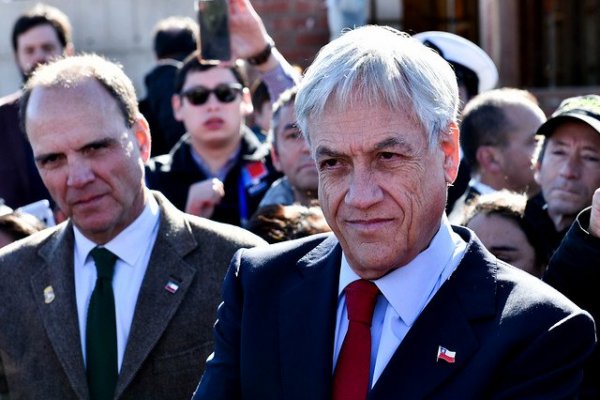 Aprobación del gobierno de Sebastián Piñera se mantiene estable durante octubre