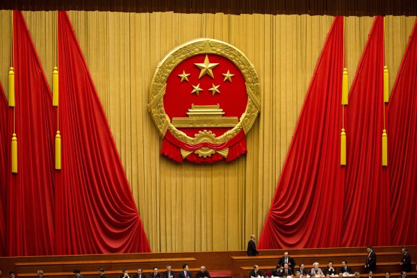 Dos influyentes economistas chinos culpan al modelo de desarrollo estatal de Beijing por la actual guerra comercial con EEUU