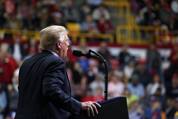 Trump enfrenta hoy la mayor prueba electoral de su mandato con la economía a su favor