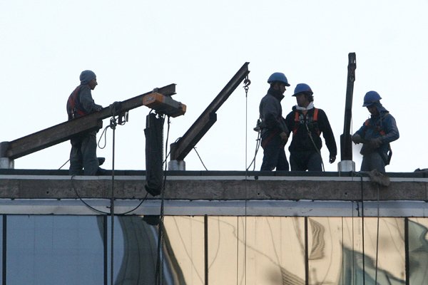 Ocupación informal anota leve retroceso en septiembre pero trabajadores por cuenta propia lideran con mayor tasa