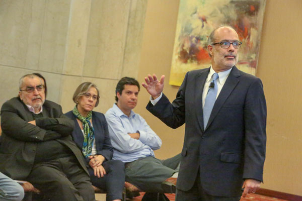Exministro Valdés y pensiones: "No por tener algo más solidario nos transformaremos en Venezuela"