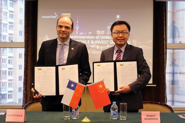 Agencia de promoción chilena firma acuerdo con par en Shanghái con miras a fomentar llegada de firmas chinas al país