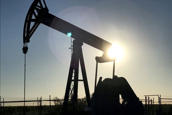 Gigantes petroleros se reinventan y apuestan por la electricidad