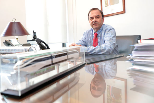 Gobierno evalúa mecanismo para sumar a privados en nuevos proyectos de EFE