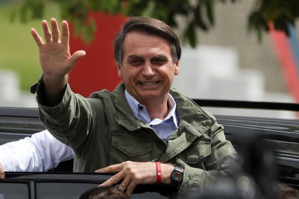 Bolsonaro elige a director del banco Santander como presidente del Banco Central