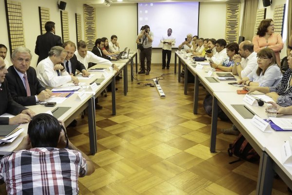 Reajuste: Gobierno buscaría cerrar temas como el incentivo al retiro antes de negociar aumento de salario