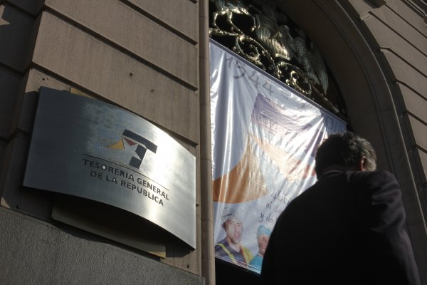 Corte de Santiago ordena indemnizar a funcionario despedido de la Tesorería